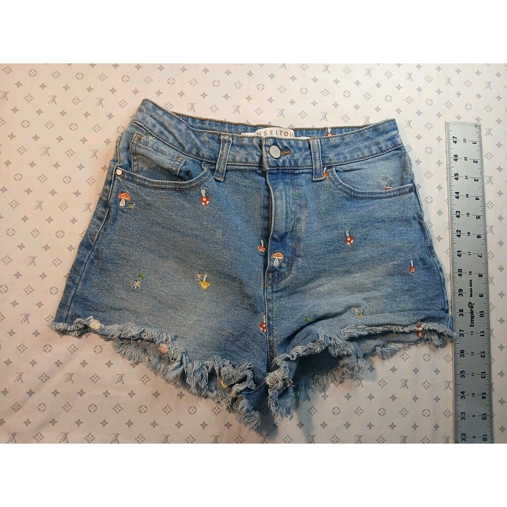 Mushroom Embroidered Fringe Shorts Denim Distressed Hippie Boho Size 9